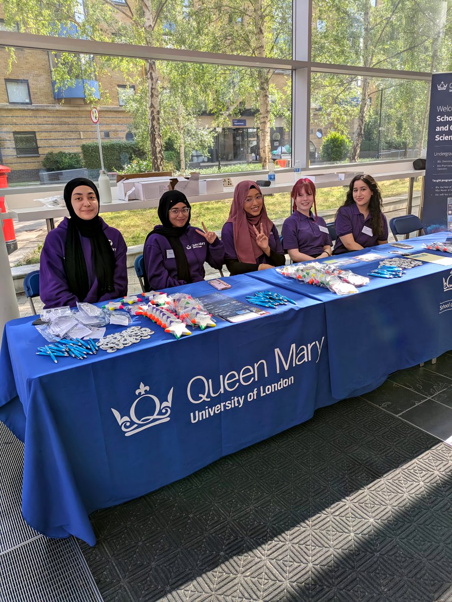 QMULSPCS's tweet image. What a wonderful #OpenDay at Queen Mary’s School of Chemical and Physical Sciences🌞
Missed it? No worries, join us tomorrow and explore student life 👉 bit.ly/4mUmt08
#qmul #studentlife #spcs