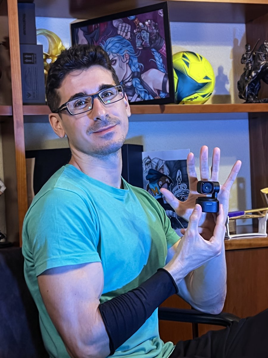 Parece la trampa de Chamber... pequeña, pero potente Muchas gracias  @OBSBOT_Official ❤️ #VALORANT, image size:900x1200