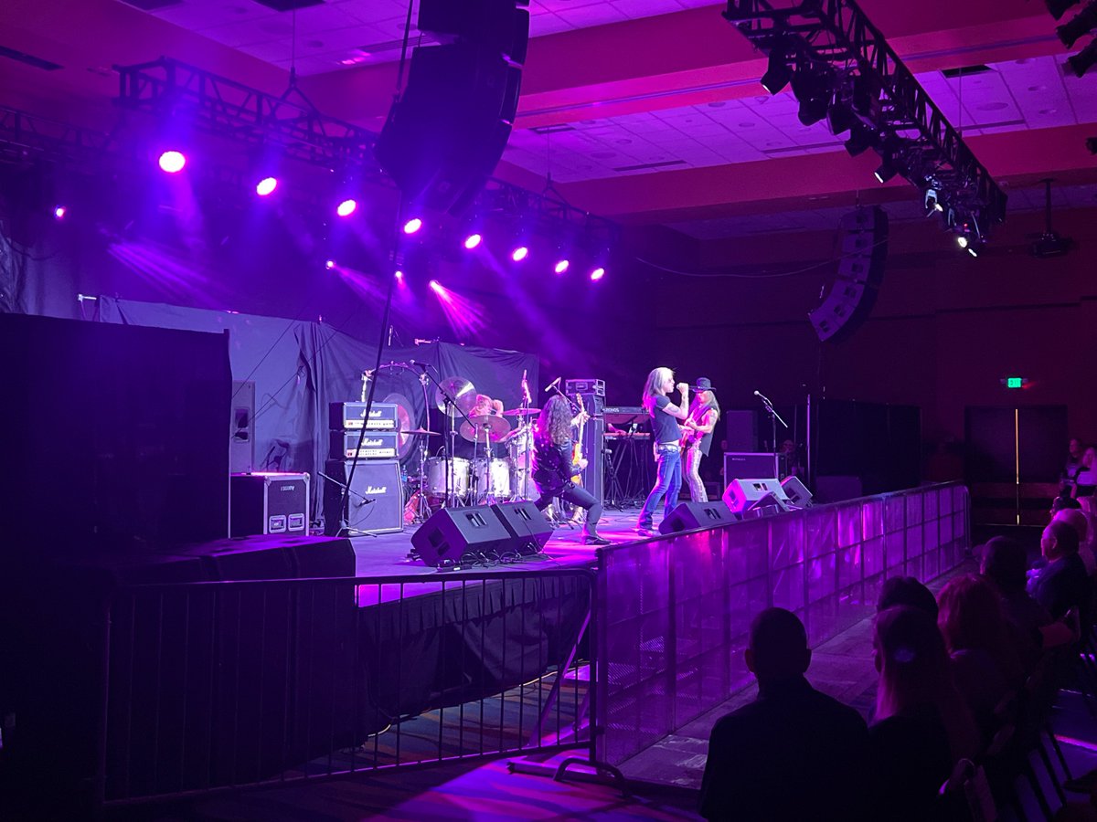 🎸 Glam rock magic took over <a href="/SBCasinoHotel/">Shoshone-Bannock Casino Hotel</a>  Casino Hotel as <a href="/SweetOfficial/">The Sweet</a> delivered a night of timeless hits and electric energy! ⚡🎶 #SweetLive #ShoshoneBannockCasino #GlamRockNights