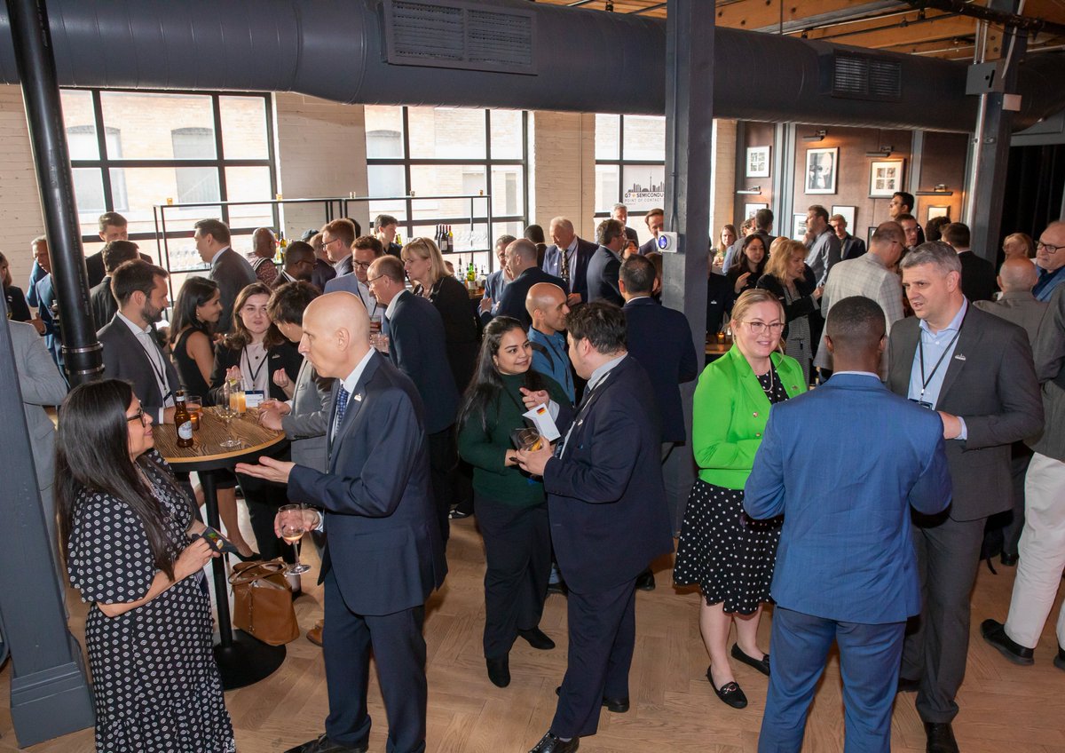 frankscarpitti's tweet image. Proud to represent the @cityofmarkham at the #G7 #Semiconductor Reception. Thank you to @ventureLABca &amp;amp; CEO Hugh Chow for championing our tech ecosystem and driving collaboration. #MarkhamTech 

Under @G7Canada &apos;s 2025 Presidency, @ISED_CA chairs the G7 Semiconductors PoC Group.