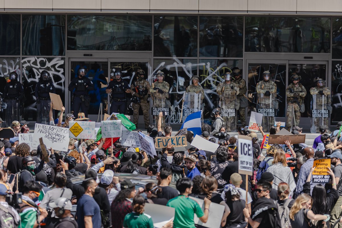 Sébastien Bovet (@sebbovetsrc) on Twitter photo Parole aux #RDIMordus
Manifestations, émeutes, garde nationale, affrontement politique, semaine sous tension 🇺🇸
<a href="/Val_Beaudoin/">Valérie Beaudoin</a>, <a href="/RafJacob/">Rafael Jacob</a> et <a href="/olivierpiton/">Olivier Piton</a> répondent à vos questions
👉Mordus@Radio-Canada.ca
Aussi:
Israël vs Iran et course PLQ
#polqc #polcan
📸Getty images Parole aux #RDIMordus
Manifestations, émeutes, garde nationale, affrontement politique, semaine sous tension 🇺🇸
<a href="/Val_Beaudoin/">Valérie Beaudoin</a>, <a href="/RafJacob/">Rafael Jacob</a> et <a href="/olivierpiton/">Olivier Piton</a> répondent à vos questions
👉Mordus@Radio-Canada.ca
Aussi:
Israël vs Iran et course PLQ
#polqc #polcan
📸Getty images