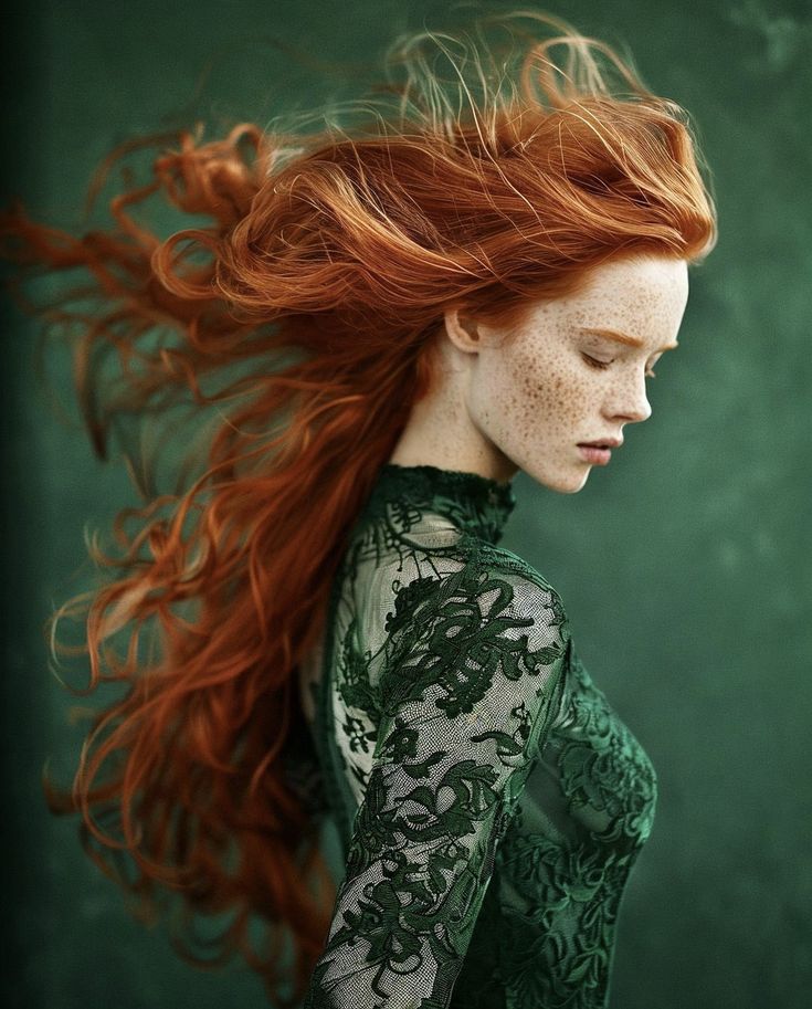 Desde los siete años estoy con ellas; quizás antes, solo que fue en ese momento en el que la vida golpea, cuando las buscas para gritar y llorar a través de sus filigranas; o cuando ellas reverberan dentro de ti, porque son ese vínculo innato que siempre estuvo ahí.

Esas letras,