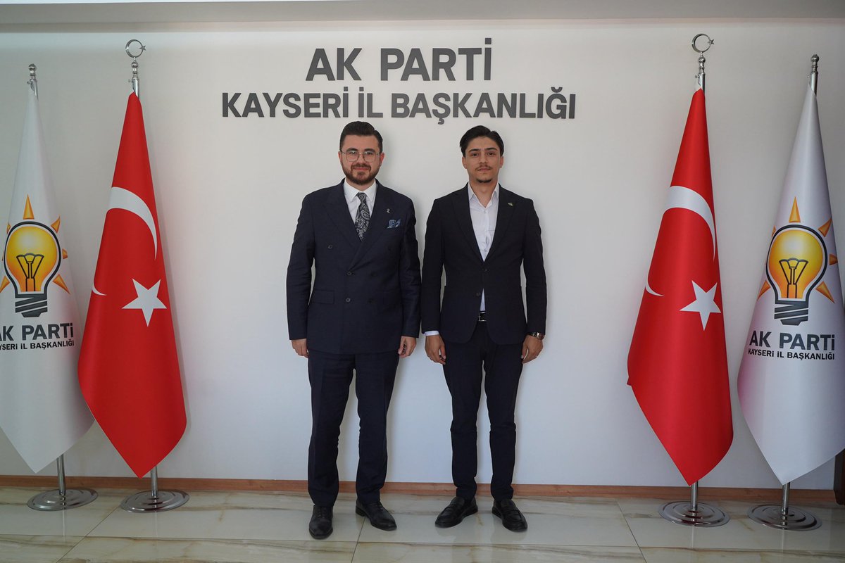 Genel Merkez Gençlik Kolları İç Anadolu Bölge Koordinatörümüz Serkan Aksu, Melikgazi İlçe Başkanımız Tayyar Şahin ve Gençlik Kolları İl Başkanımız Hayri Danacı İl Başkanımız Hüseyin Okandan’ı ziyaret etti.

Nazik ziyaretlerinden dolayı teşekkür ediyoruz.