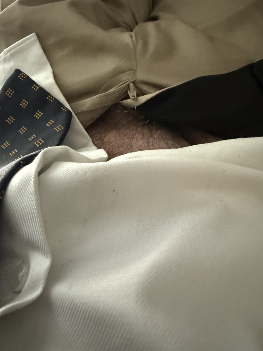 when AC is broken and that's the only tempered place I found in our office

#suitgay #gaysuited #suitandtie #suitedgay #suitspirit #suits #madaboutsuit #suitfetish