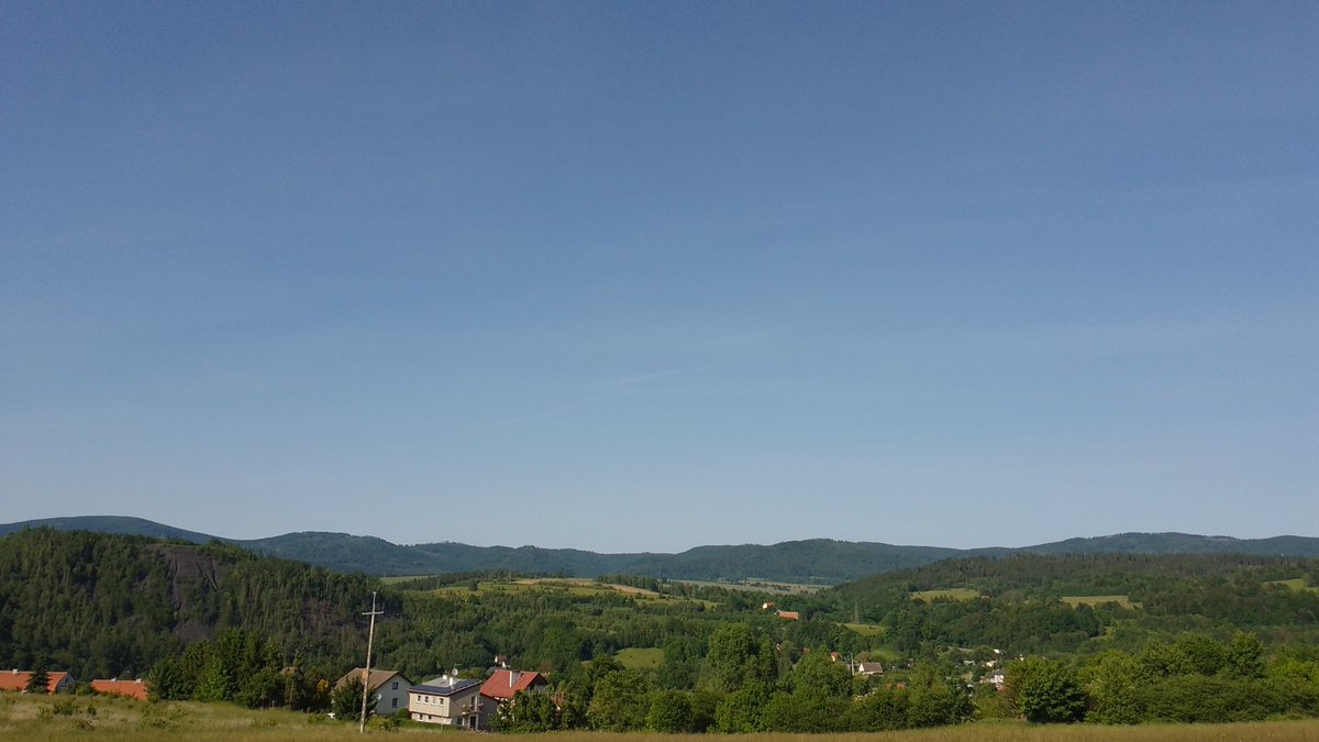 MeteoSynop's tweet image. U nas dziś słonecznie i sucho. Maksymalnie było 20,6°C.

Nowa Ruda, 18:00:
🌤️3/8 - Cu hum (⩽1/8), Ci fib (Cʟ = 1, Cᴍ = 0, Cʜ = 1)
temperatura: 20,1°C
temperatura punktu rosy: 6,1°C
wiatr 100°⬅️o prędkości 5 m/s
widzialność: ⩾50 km
ciśnienie względne: 1026,7 hPa (-0,6 hPa/3h)