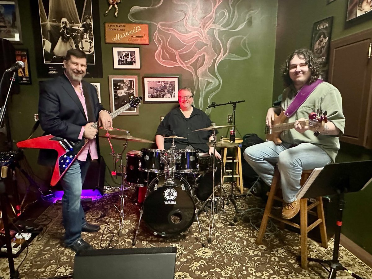 THIS WEEKEND AT MAXWELL'S..

This afternoon..
PLASENCIA CIGAR EVENT..
4-7pm.

Tonite..
GARRETT COLLINS PROJECT..
8-11pm.

Tomorrow..
SIX STRINGS SOUTH..
8-11pm.

MAXWELL'S CIGAR BAR...WOODSTOCK, GA.