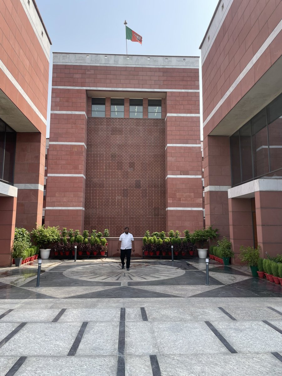 SureshKumarAkk1's tweet photo. I’m very glad to be at National @BJP4India office in Delhi.

@manthriji @JPNadda @Shehzad_Ind @pm_saiprasad @BJP4Telangana @Sagar4BJP @kishanreddybjp @bandisanjay_bjp @Arvindharmapuri @AmitShah @SumiranKV @kochattil @amarprasadreddy @Eatala_Rajender @TigerRajaSinggh @naralokesh https://t.co/a6ERMWNDch