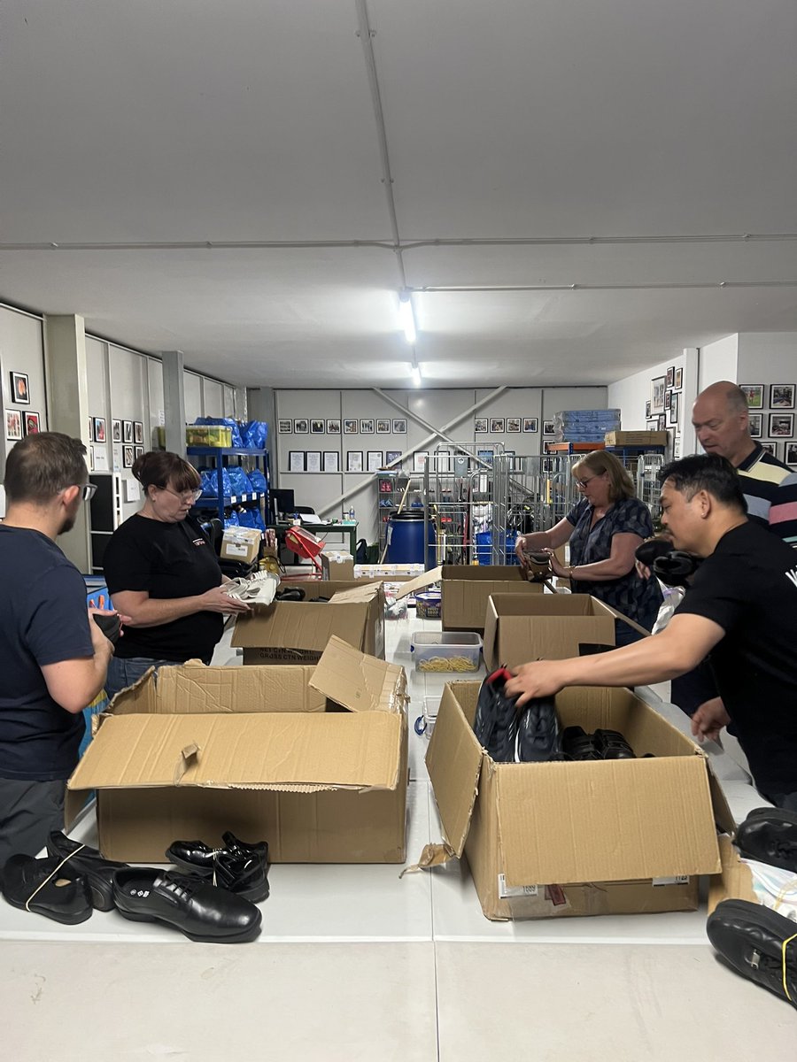 And we’re most ready for the weekend 🫠
But what a day 💨 
Delighted to welcome back <a href="/SPGlobal/">S&P Global</a> our longest serving corporate #volunteers 
Lots of fun, lunch in the #sun ☀️ and a whole load of Sal’s Shoes sorted and shelved and ready to start setting off next week 👣