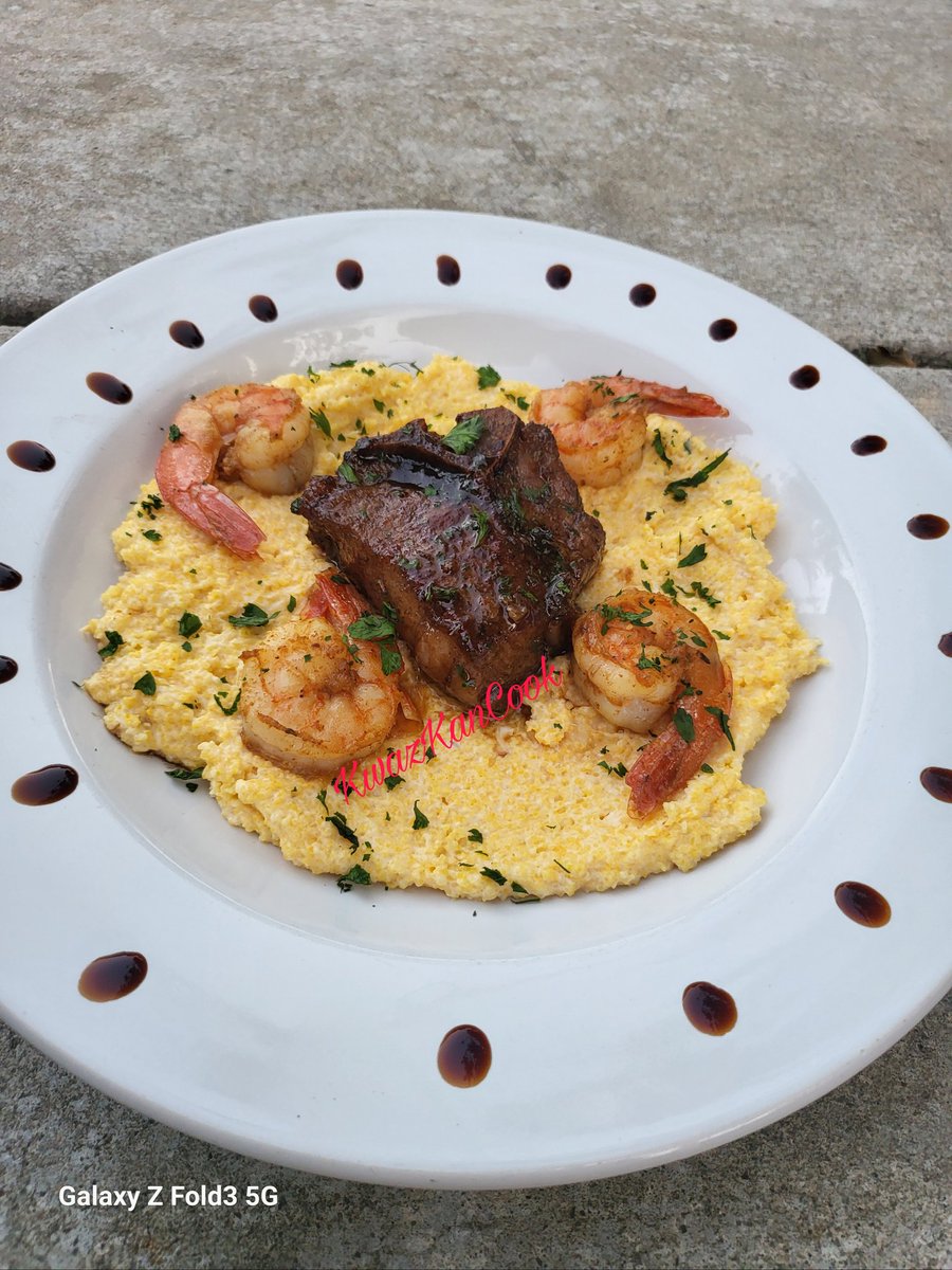 ChefKwaz's tweet photo. Simple Plesures......Lamb Loin Chops...Creamery Polenta and Friends......Just having fun with food 👈🏿💯 https://t.co/QkvVeIauRp