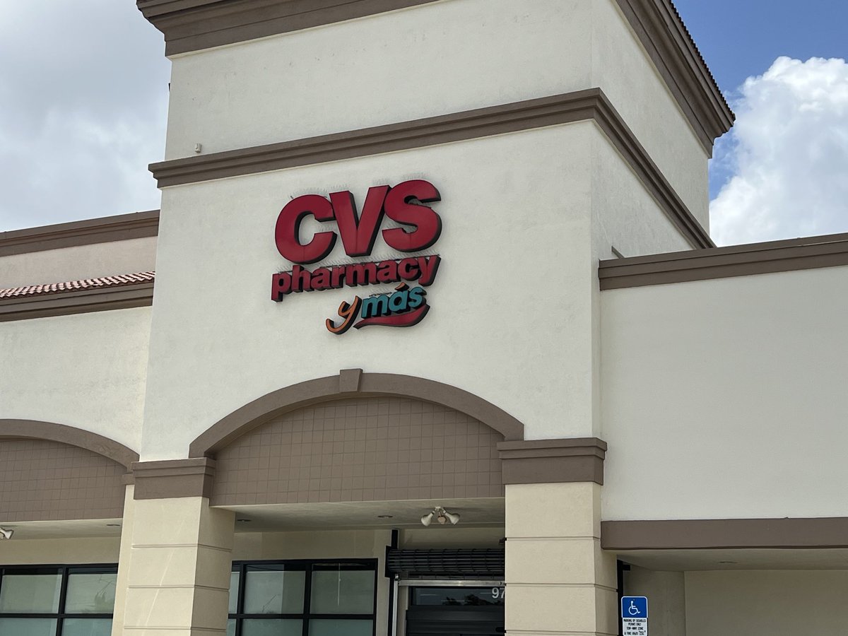 CVS in Miami. Love this. Se habla español. 🌴