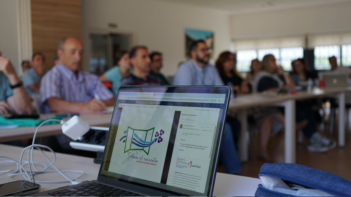 Este viernes la 𝐄𝐬𝐭𝐫𝐮𝐜𝐭𝐮𝐫𝐚 𝐩𝐫𝐨𝐯𝐢𝐧𝐜𝐢𝐚𝐥 se ha reunido en Alcalá para evaluar el trabajo realizado en el trienio 22-25 y presentar el Plan Estratégico 25-28: 𝘚𝘢𝘭𝘪𝘮𝘰𝘴 𝘢𝘭 𝘦𝘯𝘤𝘶𝘦𝘯𝘵𝘳𝘰 🏞

#Maristas #Maristak #SalimosAlEncuentro #PlanEstratégico