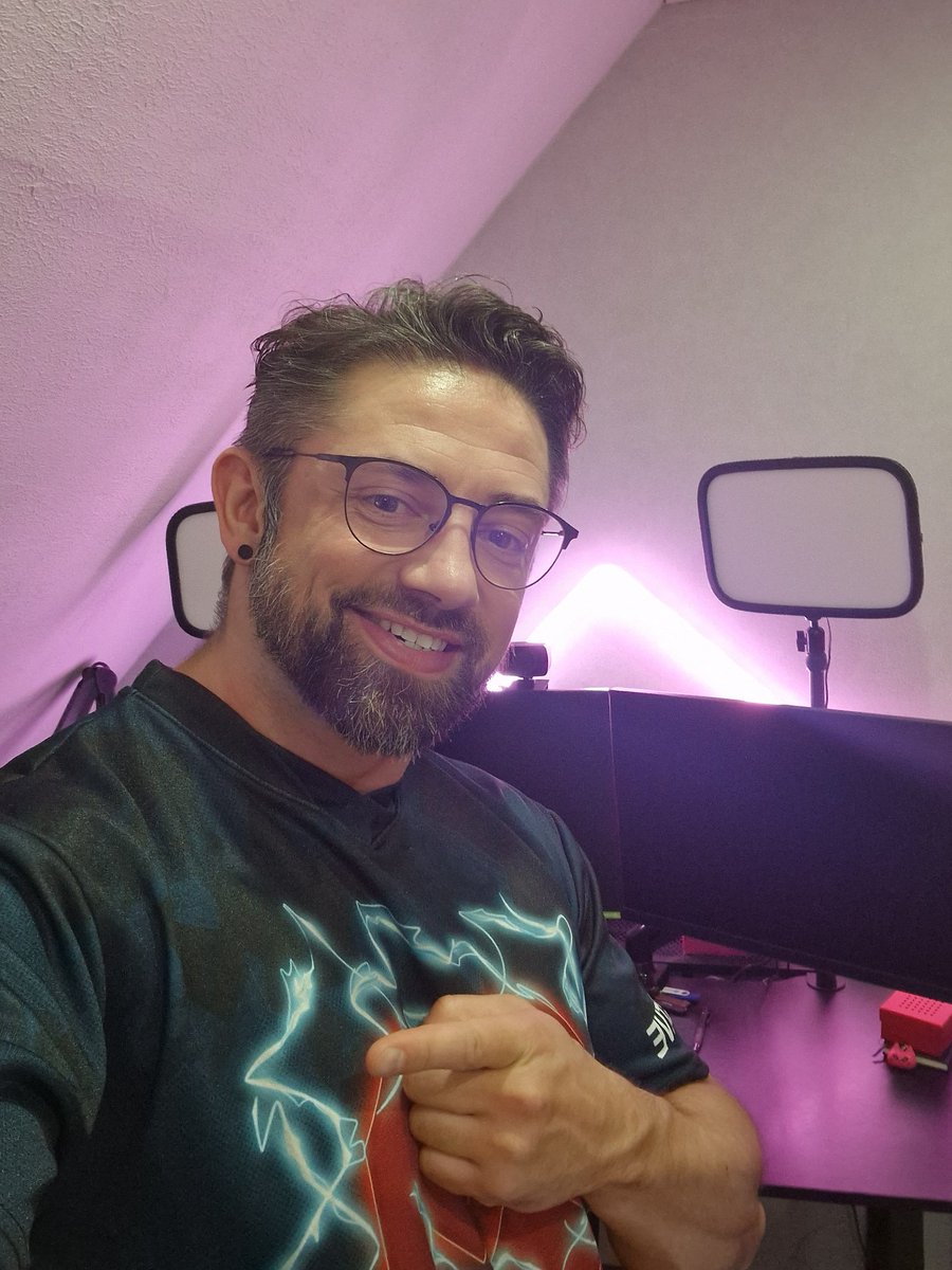 MiftakaYT's tweet image. Much Love to you Guys @BungieLove  . This Year Was my first Game2Give and we even passed the 7500 Dollars on first shot. Thankfull for such a crazy Community and thx for people as you caring for our lil guardians. Supporting Children means a lot to me since i did it myself while…