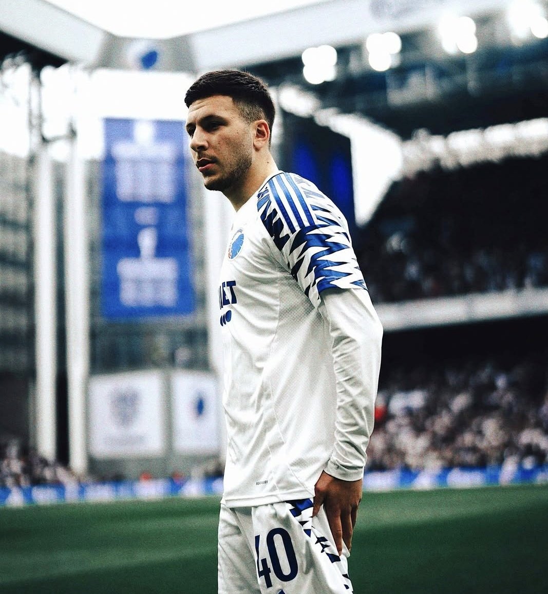 🚨EXCL: ⚪️🔵🇸🇪 #SuperLiga |

💰 L'OM a formulé une offre pour Roony Bardghji

❌️ Porto a formulé 2 offres. La dernière s'élève à 1M€ + 5% à la revente 

⛔️ L'intérêt de Wolfsburg pour Bardghji n'est pas fondé

✅️ First call of the interest : <a href="/FabrizioRomano/">Fabrizio Romano</a>