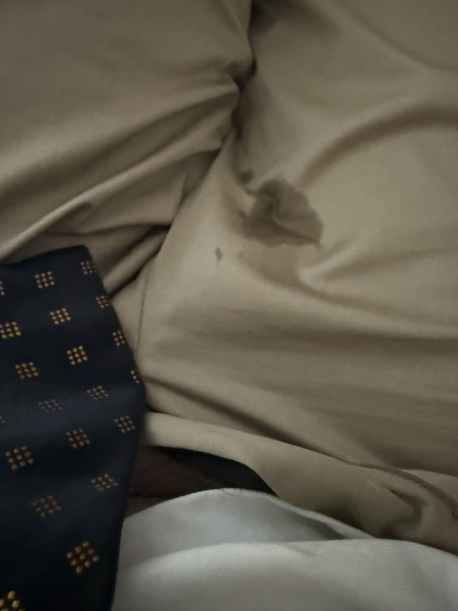 That’s not sweat.
#whitecollar #gayatwork #suitgay #suitandtiegay #cravate #suitandtie #suitspirit #gaysuited #suitedgay #gayinsuit #suitedfun #madaboutties #suitfetish #tiefetish #gaysuit
