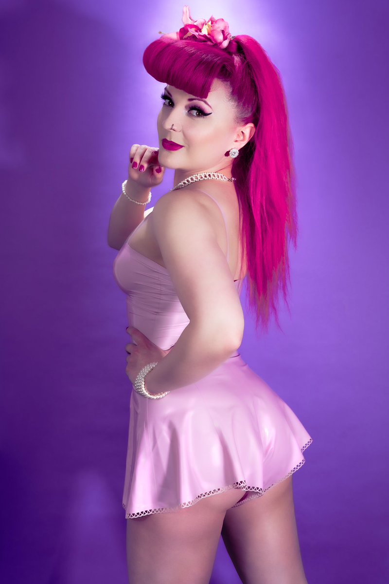 Catalyst Latex (@catalystlatex) on Twitter photo Soft lilac, pearls, and pure Pride energy
Model <a href="/candyvalentina_/">Candy Valentina</a>
Photographer <a href="/kmaggzy/">KMaggzy_Photography</a>
#CatalystLatex #PrideInLatex #LatexFashion #BespokeDesign #HandcraftedLatex #CatalystStudio #LatexCouture Soft lilac, pearls, and pure Pride energy
Model <a href="/candyvalentina_/">Candy Valentina</a>
Photographer <a href="/kmaggzy/">KMaggzy_Photography</a>
#CatalystLatex #PrideInLatex #LatexFashion #BespokeDesign #HandcraftedLatex #CatalystStudio #LatexCouture
