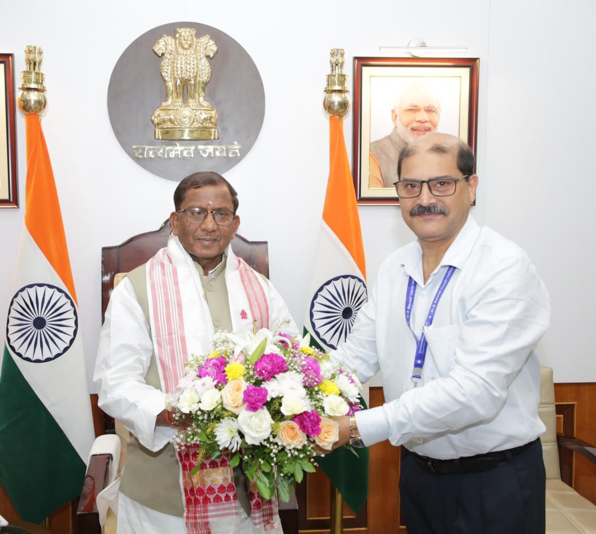 Dr B Borooah Cancer Institute (@borooahdr) on Twitter photo Today, a delegation from <a href="/BorooahDr/">Dr B Borooah Cancer Institute</a> led by Director, Dr.B B Borthakur met His Excellency, Hon'ble Governor of Assam Shri. Lakshman Prasad Acharya and appraised him about the institute. Hon'ble Governor has offered support to the institute to serve people of northeast India. Today, a delegation from <a href="/BorooahDr/">Dr B Borooah Cancer Institute</a> led by Director, Dr.B B Borthakur met His Excellency, Hon'ble Governor of Assam Shri. Lakshman Prasad Acharya and appraised him about the institute. Hon'ble Governor has offered support to the institute to serve people of northeast India.