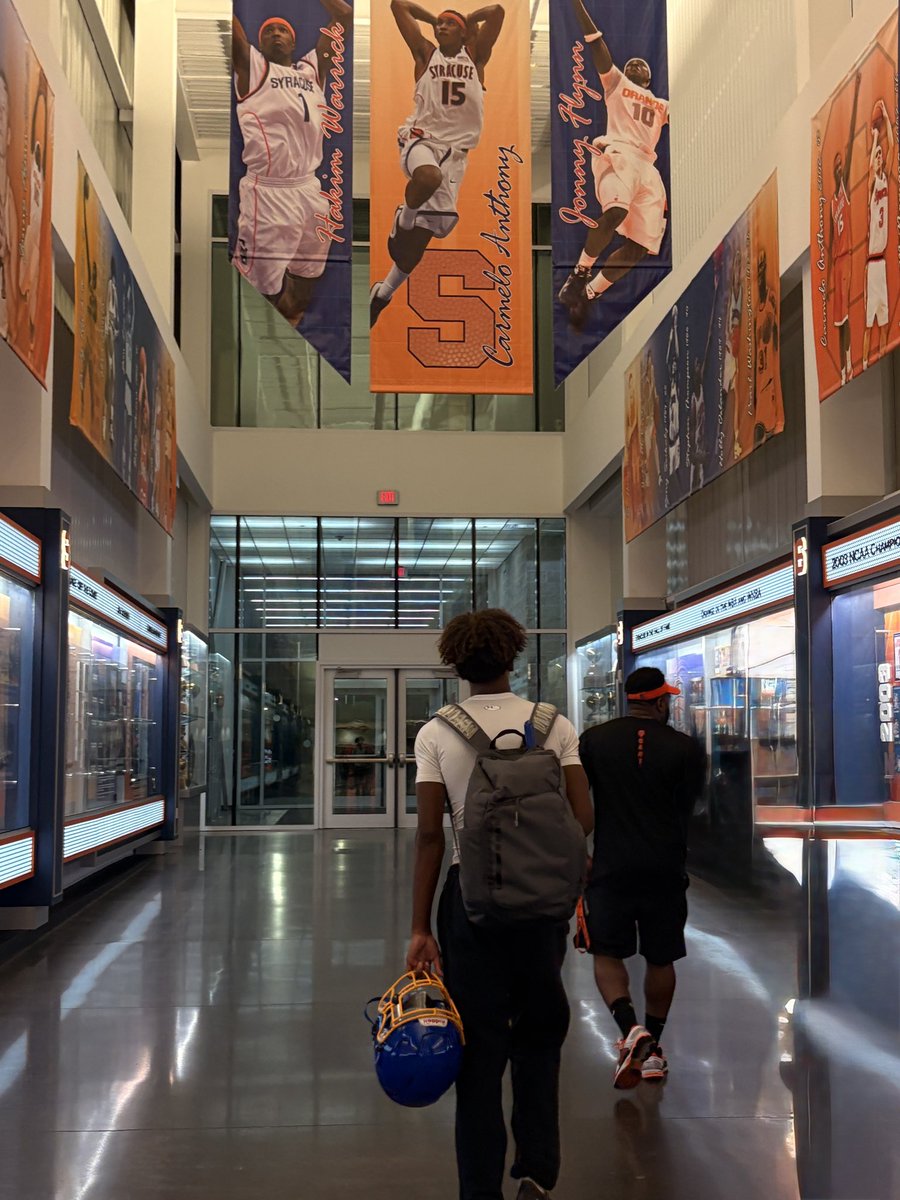 max2k27's tweet image. After a great camp, tour and conversation with @CoachDreKates I am beyond blessed to have received my first D1 Offer from Syracuse! 🍊#AGTG 🙏🏽✝️
#DART
@CoachGerardJ @CoachCarp_SHS @SHSIndiansFB @RocCarmichael @CoachNice_SMHS @CuseFootball @AlexKellyCuse @BlaineLKMiller…