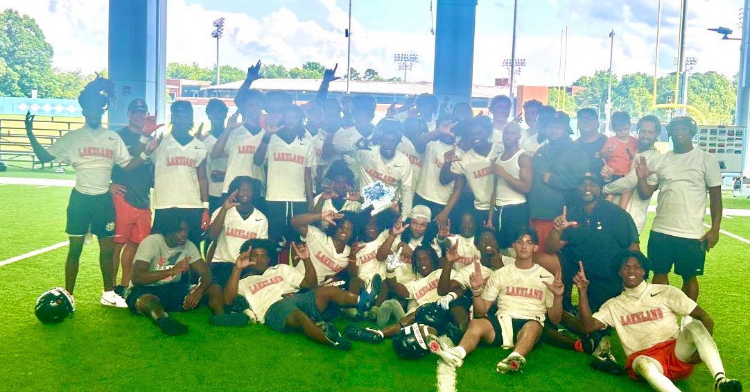 JHebel88's tweet image. Thank you @Belichick_B and @UNCFootball staff for having us up for 7 on 7! I had an amazing time and grateful to be the King of The Hill! 💙🤍@coachhenn12 @damheswift_3 @JakeCha75280315 @LHSNaughts @CountyPolk @tampafootballFL @RealNews102 @PrepRedzoneFL @sixstarfootball…
