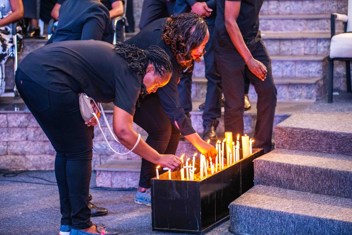 #Kwibuka31: Kwibuka ni igihango dufitanye n'abacu bazize Jenoside yakorewe Abatutsi, Kwibuka ni ukurema ubuzima, Kwibuka ni uguharanira ukutazima kw'abacu ndetse no gushimangira ko Jenoside itazongera ukundi. Kwibuka ni isôoko tuvomamo imbaraga zo gukomeza kubaka u #Rwanda
#RwOX