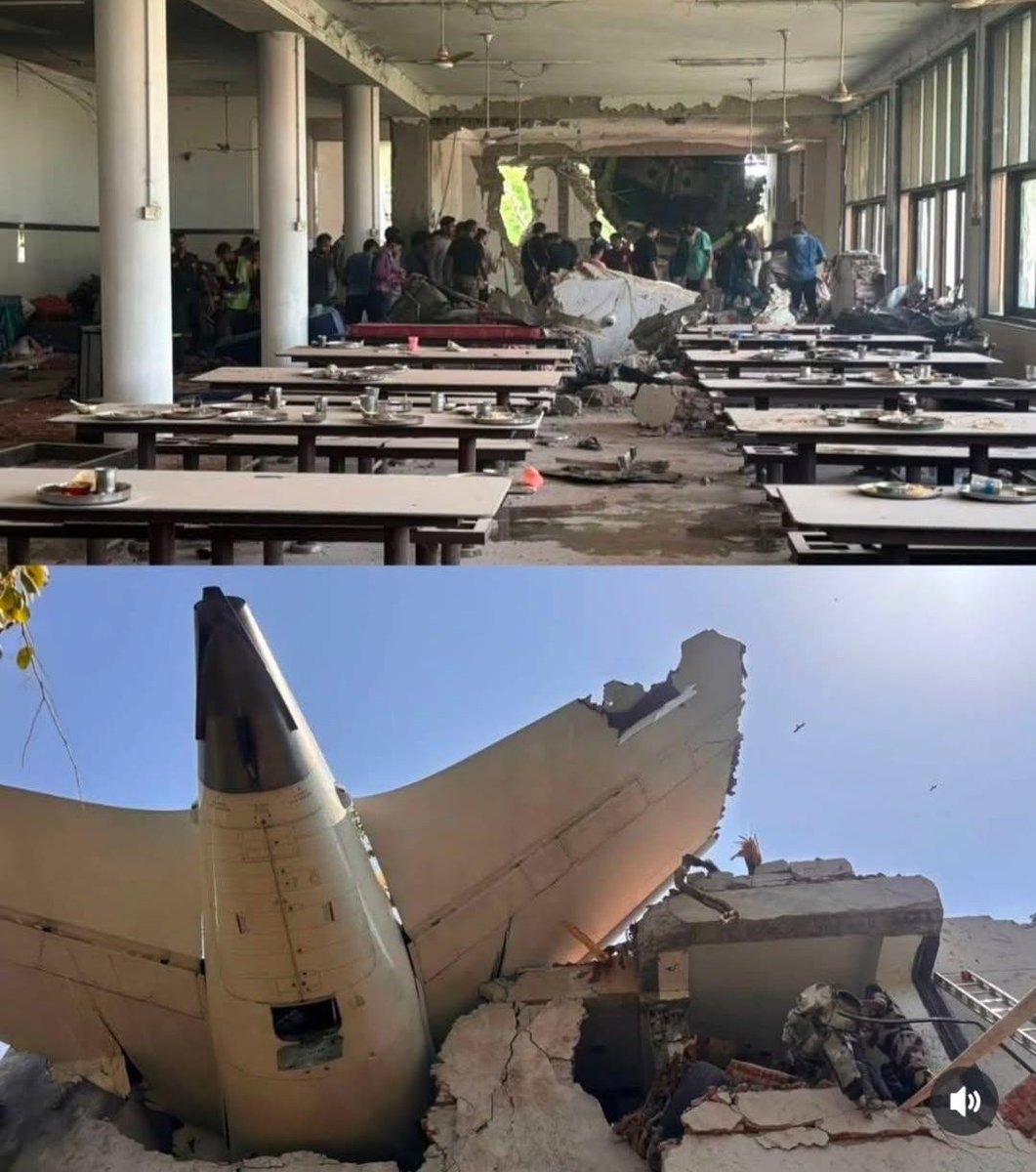 mr_subodhkumar's tweet image. ज़िंदगी ने फिर एक धोखा दिया, आसमान भी रो पड़ा!
उड़ान अधूरी रह गई, हर सपना वहीं सो पड़ा!!

होनी को कोई नहीं ताल सकता है पर ये जो हुआ बहुत गलत हुआ...मृतकों को शत शत नमन भगवान उनके परिवारजनों को ये दुख सहने की शक्ति प्रदान करें! 🙏 

 #AhmedabadPlanCrash
 #trending #boing #AirIndia