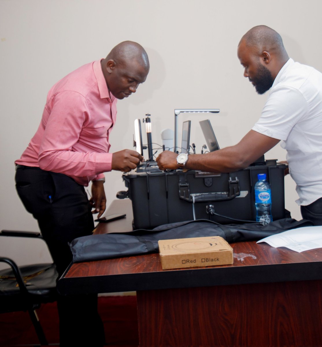 meaca_ug's tweet image. At the @meaca_ug, Ugandans gathered to renew their national ID cards in collaboration with @NIRA_Ug. This system, dating back to the 1960s and formalized in 2013, has become vital for meaca.go.ug/the-power-of-i…
#IdentityMatters