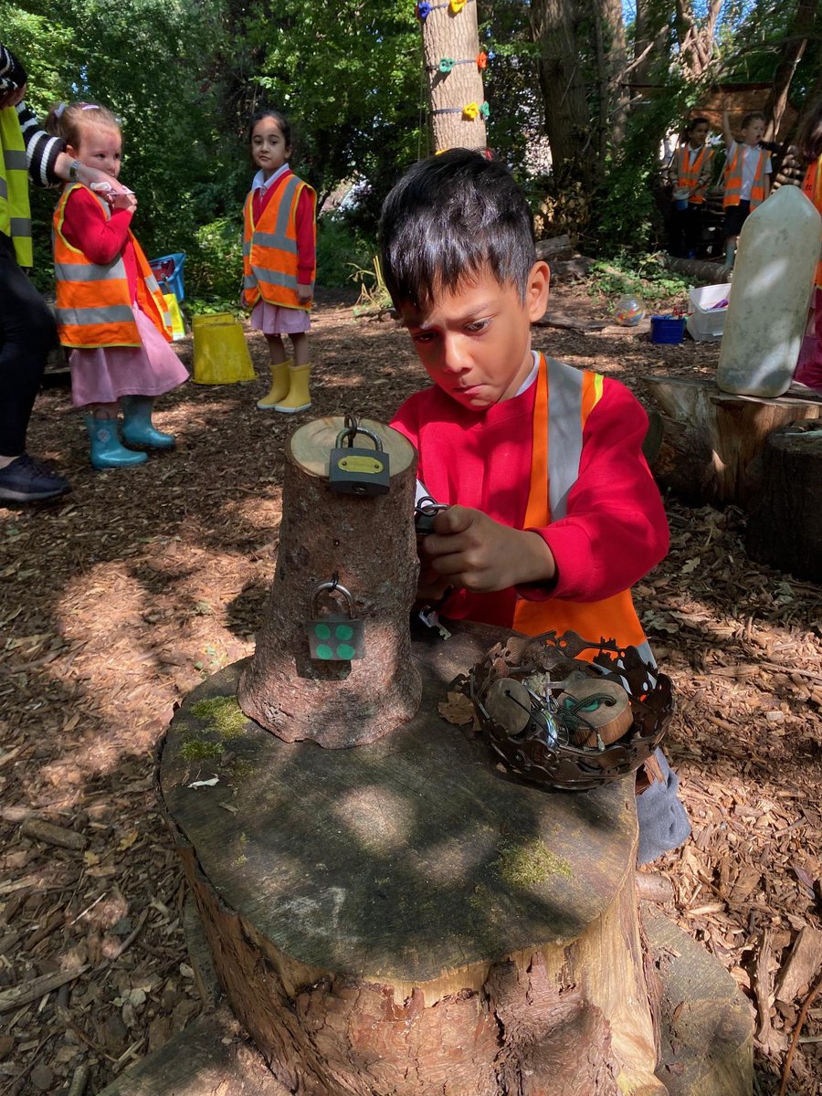EdwardBethamSch's tweet photo. This morning, our Reception class swapped the classroom for the canopy, immersing themselves in forest school at the beautiful Litten Nature Reserve. 
#ForestSchool #EarlyYearsAdventure #OutdoorLearning #ReceptionClass #LittenNatureReserve #CuriosityInNature #LearningThroughPlay https://t.co/OQVCDXlOb4