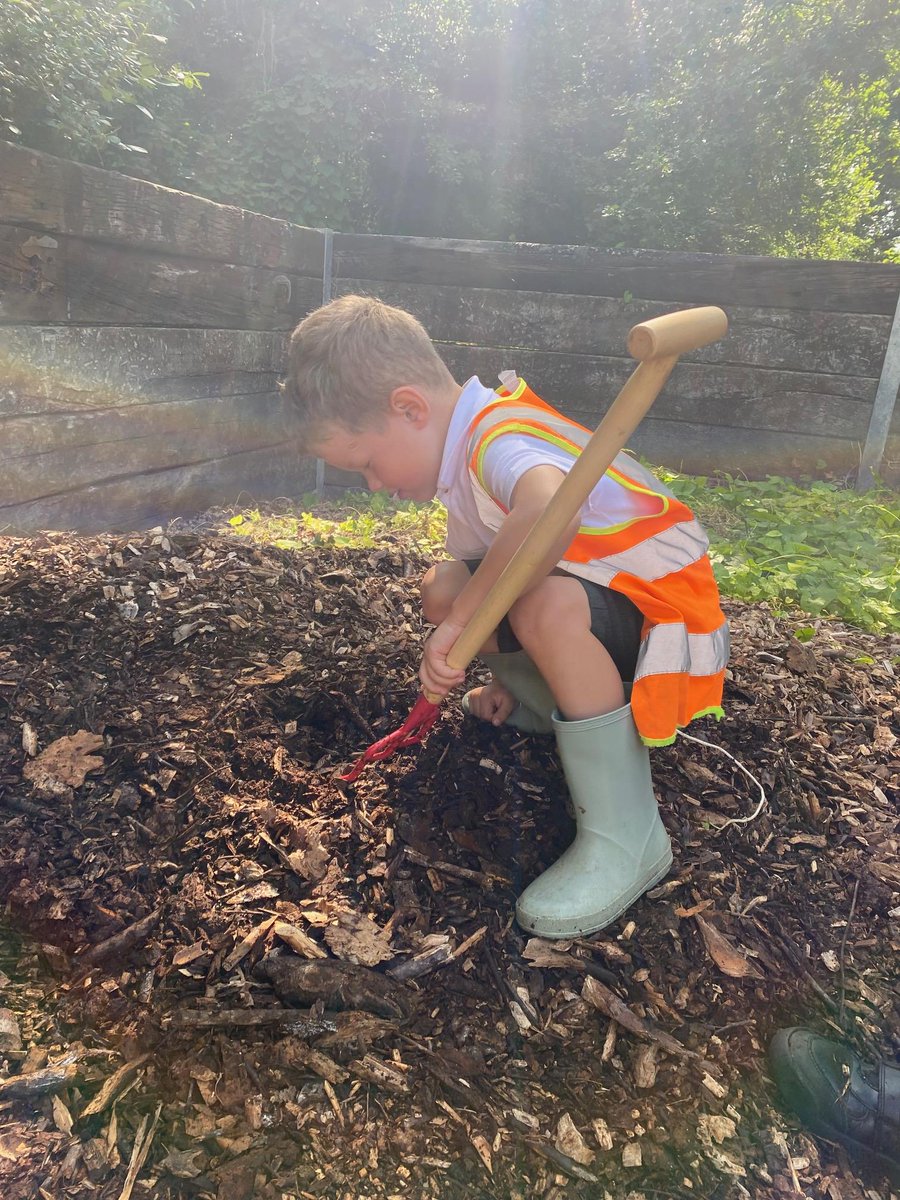 EdwardBethamSch's tweet photo. This morning, our Reception class swapped the classroom for the canopy, immersing themselves in forest school at the beautiful Litten Nature Reserve. 
#ForestSchool #EarlyYearsAdventure #OutdoorLearning #ReceptionClass #LittenNatureReserve #CuriosityInNature #LearningThroughPlay https://t.co/OQVCDXlOb4