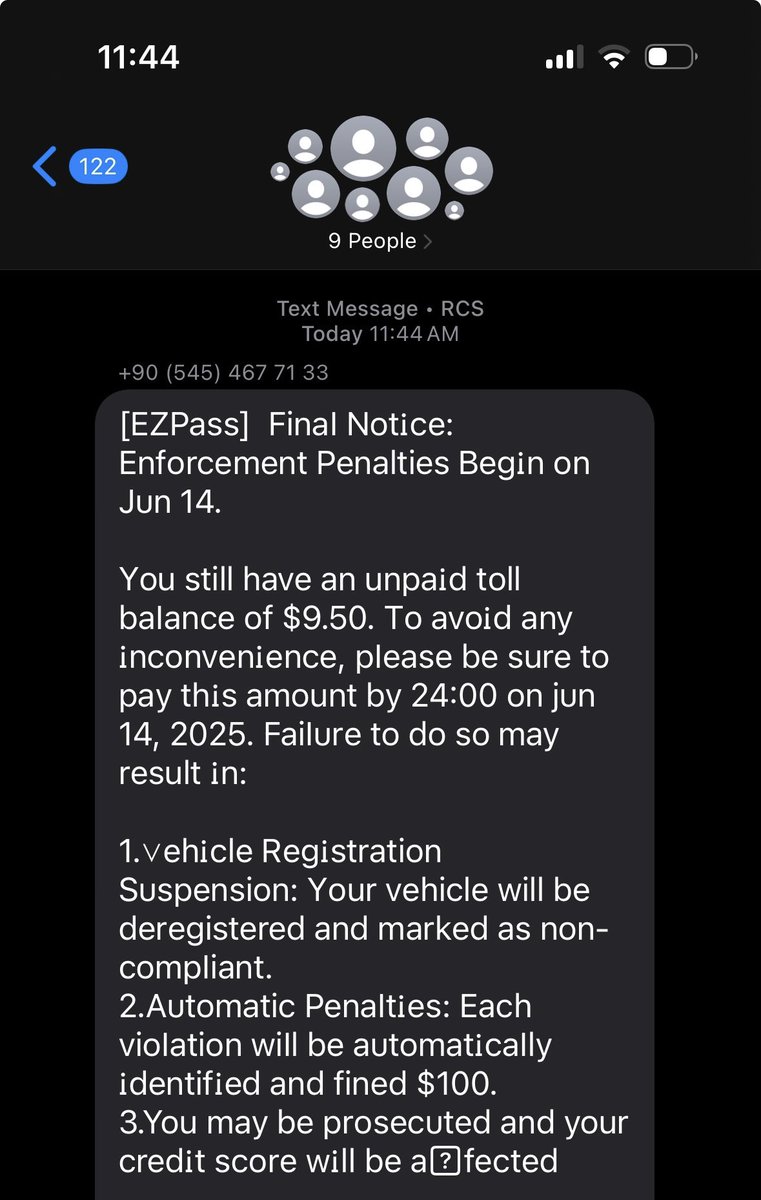 ClaireCalz's tweet photo. These EZPass scammers don’t even try anymore!

LOLing at a Turkish phone number sending a bill to a group text https://t.co/bzDh7tpOYW