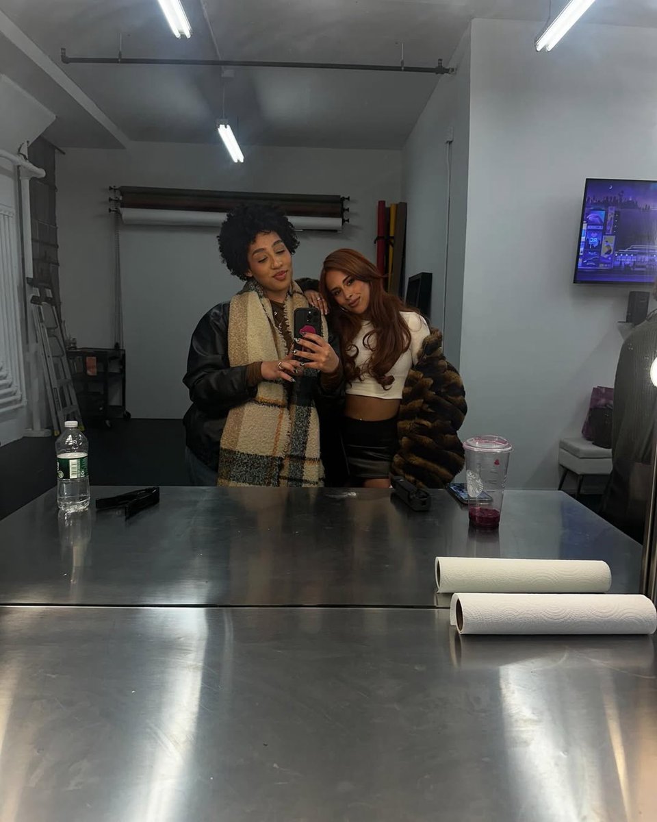 THE VISION ROOM tweet media