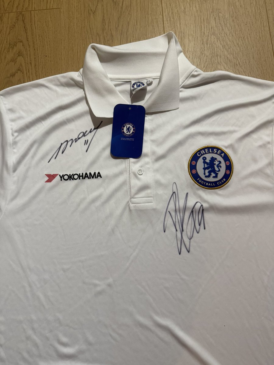 ChelseaFrance's tweet image. L’équipe @ChelseaFrance vous remercie pour votre fidélité, on a donc décidé de lancer un concours.

𝙏𝙚𝙣𝙩𝙚𝙯 𝙙𝙚 𝙧𝙚𝙢𝙥𝙤𝙧𝙩𝙚𝙧 𝙪𝙣 𝙥𝙤𝙡𝙤 𝙙𝙚́𝙙𝙞𝙘𝙖𝙘𝙚́ !!!

➡️ Autographe du roi Didier Drogba 381 matchs et 164 buts légende incontestée ! 🇨🇮🔥

➡️ Autographe de…