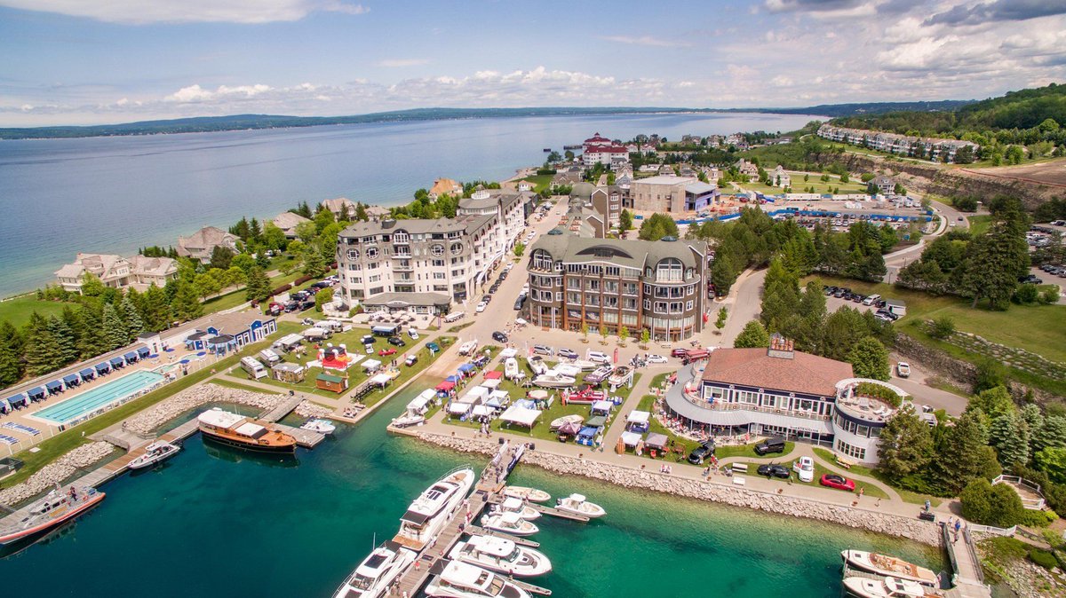 The Bay Harbor In-Water Boat Show starts today! A sure sign of the kick-off to summer and loads of great boats and boat products to explore. 

buff.ly/lsP1uHj