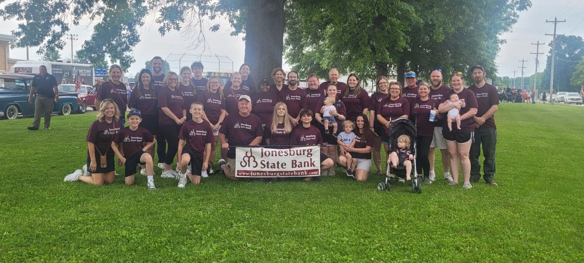 Our team had a great time walking in the Jonesburg Homecoming Parade yesterday! 👋 A big shoutout to everyone who came out. Our Jonesburg State Bank team is excited to be volunteering all weekend! If you see us out and about, say hello! #JonesburgHomecoming #JonesburgStateBank
