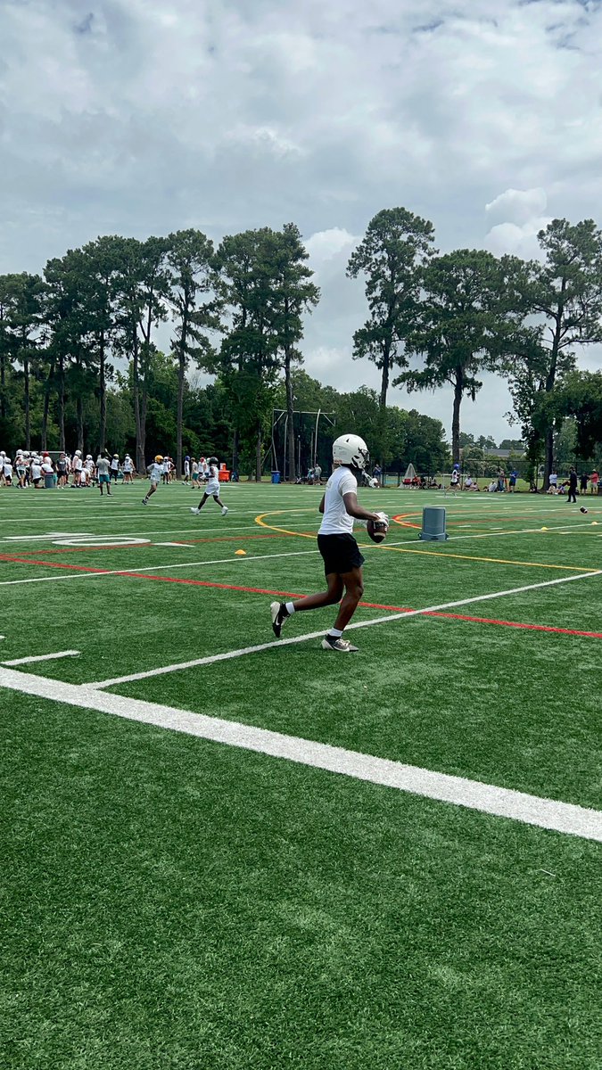 daevo5mattison's tweet image. Had a good day at Coastal Carolina today! I wanna thank @CoachCrenshaw for the great hospitality! @CoachJasonTone @DBrownleeJr @Coachwpadgett24 @TLH_Football @One11Recruiting @PrepRedzoneSC
