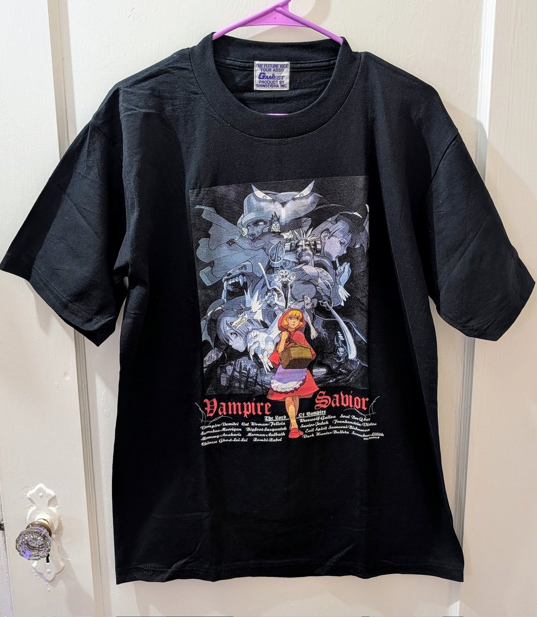 Got outbid on an old Gamest Vampire Savior shirt from 1998 and was real bummed about it... But it turns out I was in a bidding war with my girlfriend unknowingly who was trying to gift it to me, so here it is! I don't think it has ever been worn. Enjoy the weekend everyone. 🙇🏼