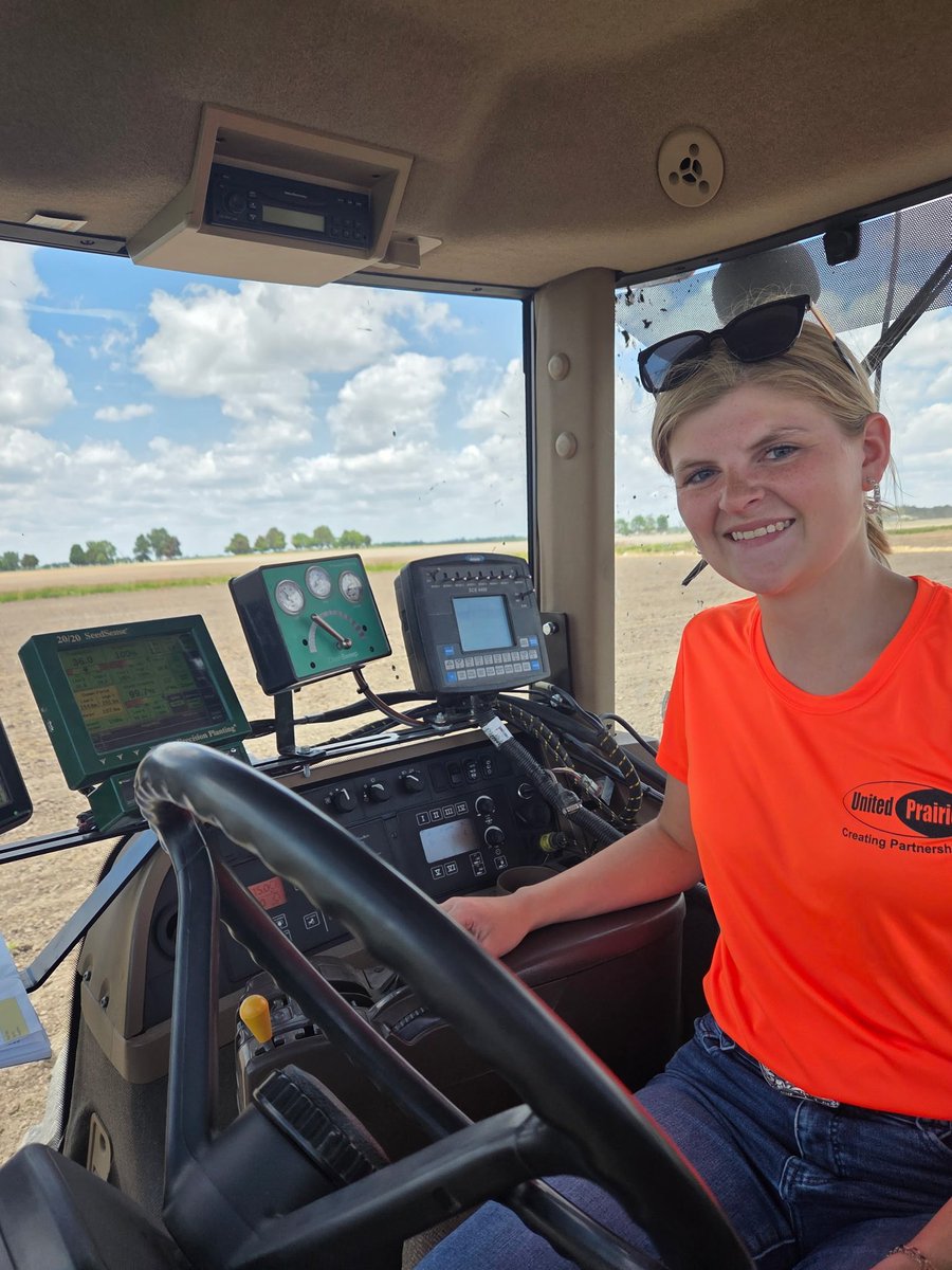 Let’s take a look at a few things our Intern team has done this summer!
- collected soil samples
- helped plant our Cowden plot
- spent some time flying their drones
- and a lot of scouting!