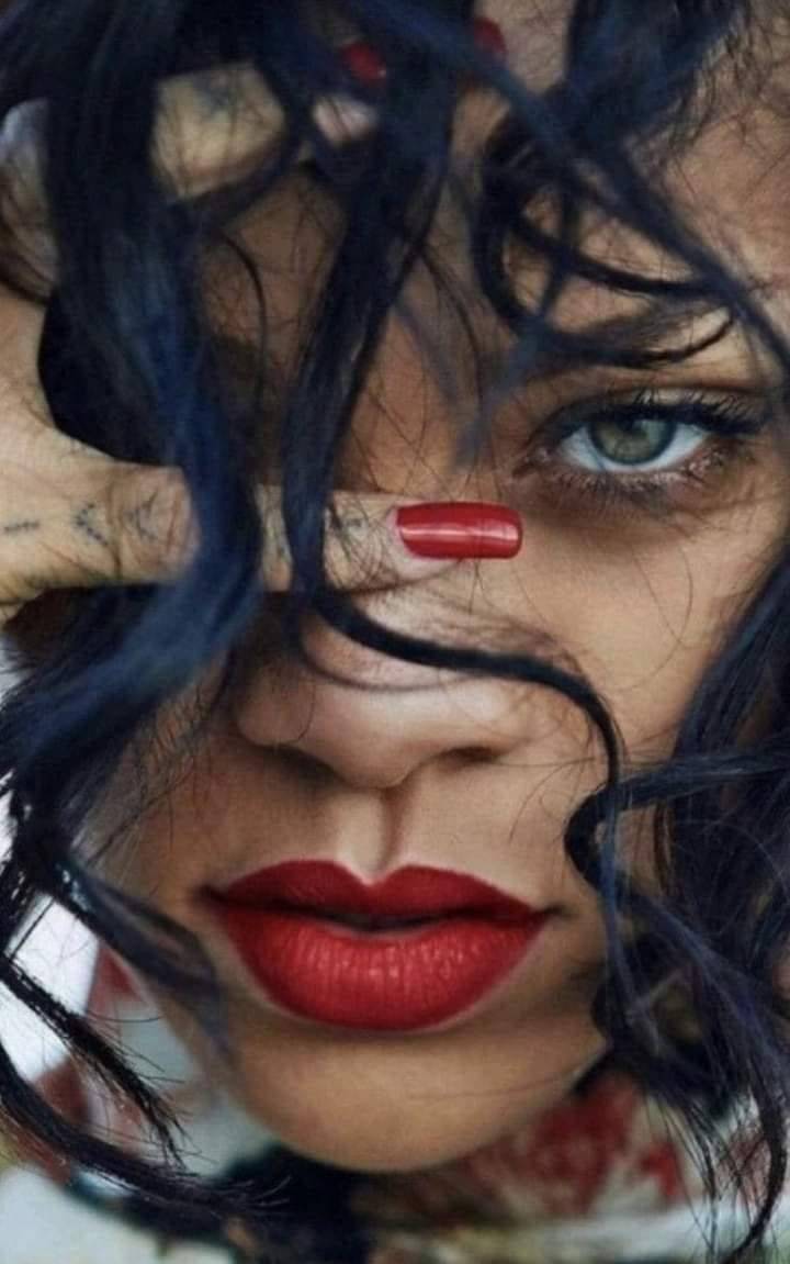 Mes pauvres yeux sont pleins de vous

Comme un étang de clair de lune

- Apollinaire