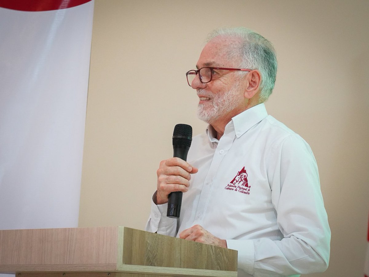 #Destacado ☕️ l “En momentos de incertidumbre y dificultad como el que vive Colombia, es clave que cada uno de nosotros se vuelva un estandarte, un abanderado de esta institucionalidad única en el mundo, que se llama la Federación Nacional de Cafeteros”, Armando Amaya,