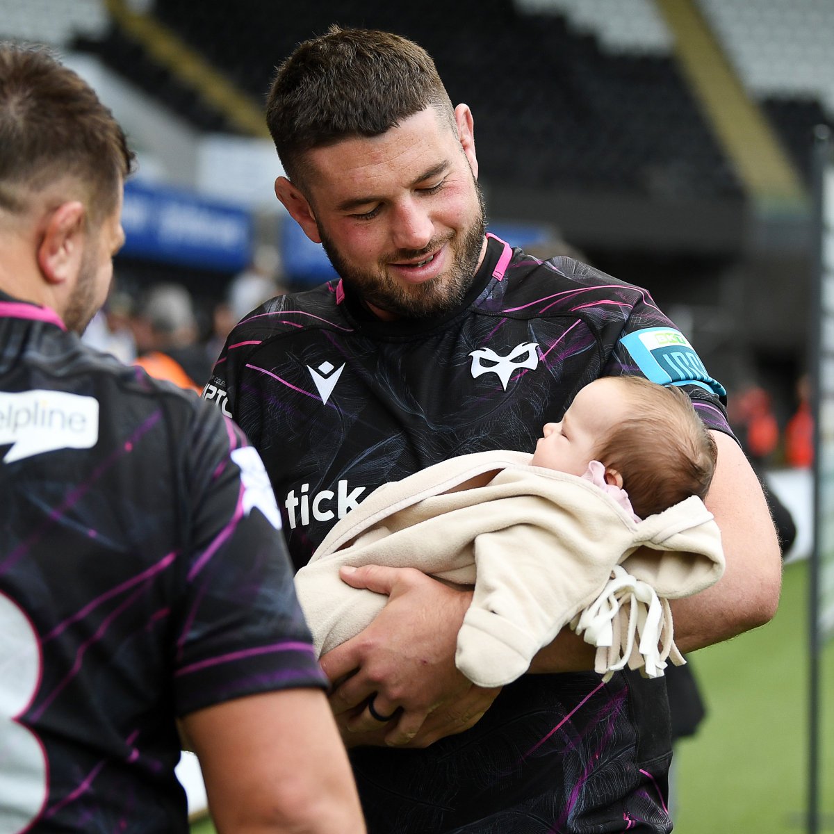 Dydd Sul y Tadau Hapus - Happy Father's Day to all the Dads 🖤

#TogetherAsOne