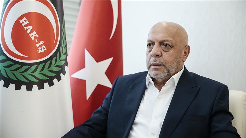 HANİ KAMUDA TEK YETKİLİ SİZDİNİZ?

Kamu İşçisininin Sırtında Vergi Kadar Yüksünüz!

Kamuİşçisine Hakaret !!!
İşçinin aidatları ile yaşadığınız Refahın ya hakkını verin yada işçinin önünden istifa ederek çekilin!!!