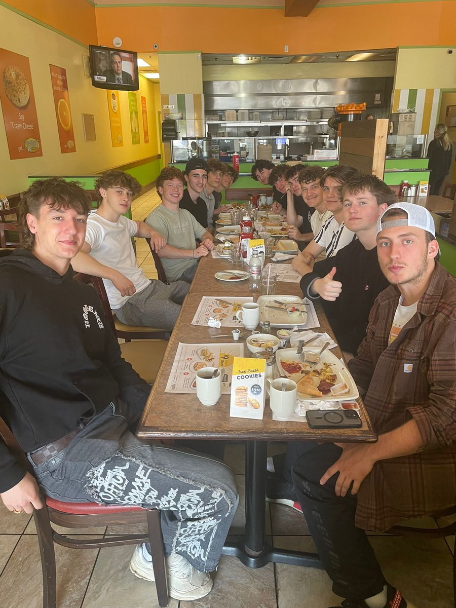 Breakfast hits different when you’re officially done with high school 🎓🥞 <a href="/CSSHL/">CSSHL</a>
<a href="/OkanaganHockey/">Okanagan Hockey Group</a> #breakfastclub #seniorseason #OHO #classof2025 #okanaganhockeyontario