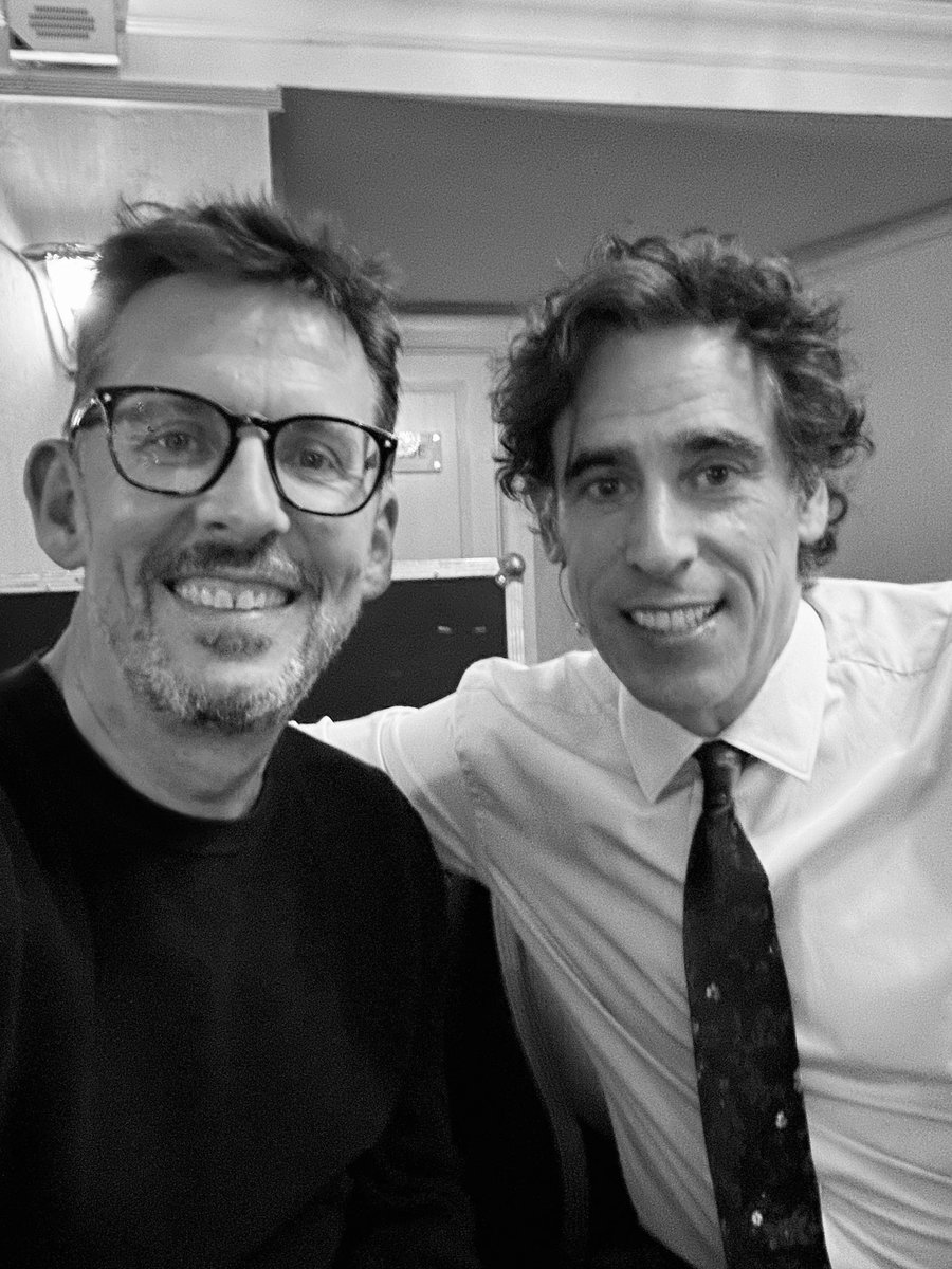 Simon Beale (@simonbeale) on Twitter photo When @heart80s met <a href="/ClassicFM/">Classic FM</a>
A fun end to the week, voicing at the #AEOExcellenceAwards hosted by the brilliant <a href="/StephenMangan/">Stephen Mangan</a>
#VO #Awards <a href="/global/">Global</a> When @heart80s met <a href="/ClassicFM/">Classic FM</a>
A fun end to the week, voicing at the #AEOExcellenceAwards hosted by the brilliant <a href="/StephenMangan/">Stephen Mangan</a>
#VO #Awards <a href="/global/">Global</a>