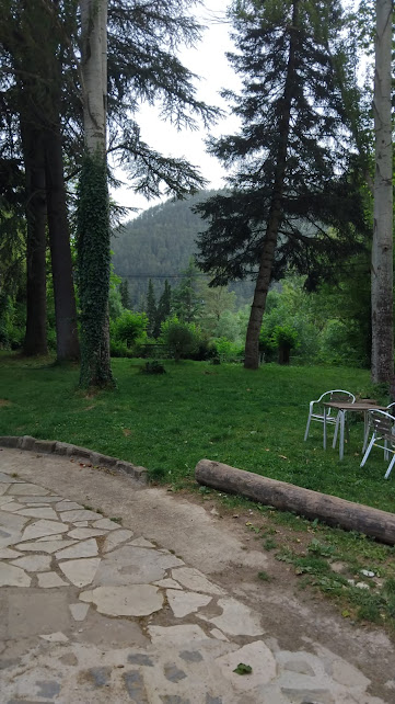 ashleyrclark1's tweet photo. Day 81 of 365 #DaysofSpain and up north in #Jaca #Spain
Taken today by the van team at the Hotel Charle https://t.co/J5DXdewMLI