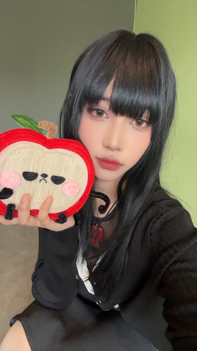 mageecals's tweet image. Celebrating ultah caleb🍎🍎🍎