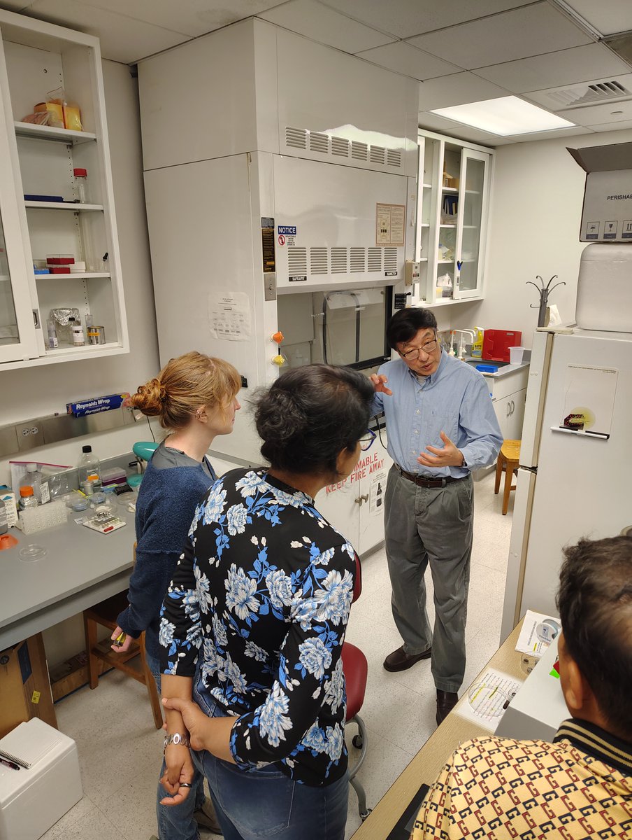 BiotechUNL's tweet image. Thanks to all who joined our SEM/EDS Workshop! Hands-on training in imaging & analysis.
Imaging highlights: raw 🐔, nematodes, biochar, & a coin w/ powder residue!
Thanks Bob @Hitachi_US & Sonika @OxInst for your time, expertise, & donation!
Got a sample? Come test it with us!