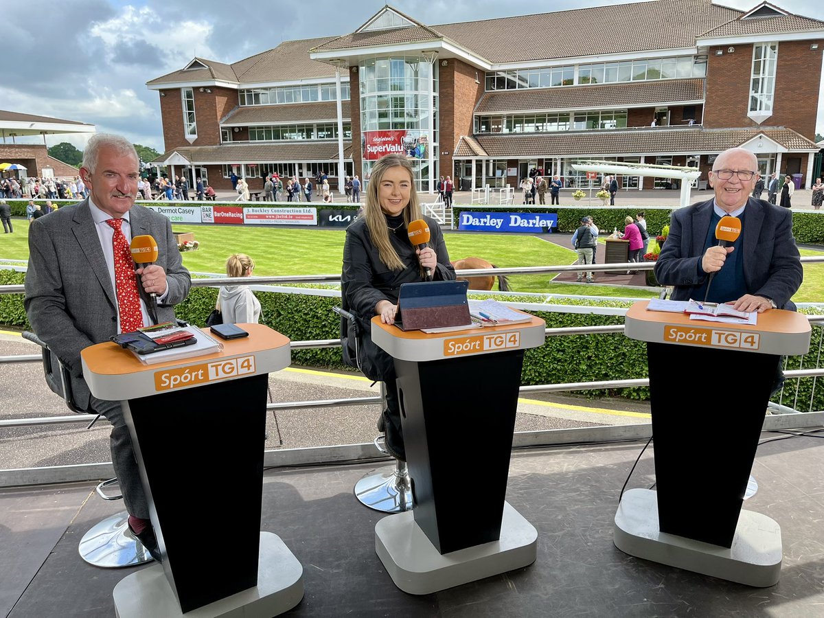 Rásaí BEO TG4 (@rasai_beo) on Twitter photo Táimid BEO ar TG4 anois!
We are live on TG4 now!
Our first ever visit to the Cork Racecourse!
Den chéad uair i Mala ag Ráschúrsa Chorcaí!
🏇🔴⚪️
<a href="/SportTG4/">Spórt TG4</a> <a href="/corkracecourse/">Cork Racecourse</a>
<a href="/RebelDevil71/">Daragh Ó Conchúir</a> <a href="/evynig/">Evelyn Ní Ghriallais</a> Táimid BEO ar TG4 anois!
We are live on TG4 now!
Our first ever visit to the Cork Racecourse!
Den chéad uair i Mala ag Ráschúrsa Chorcaí!
🏇🔴⚪️
<a href="/SportTG4/">Spórt TG4</a> <a href="/corkracecourse/">Cork Racecourse</a>
<a href="/RebelDevil71/">Daragh Ó Conchúir</a> <a href="/evynig/">Evelyn Ní Ghriallais</a>