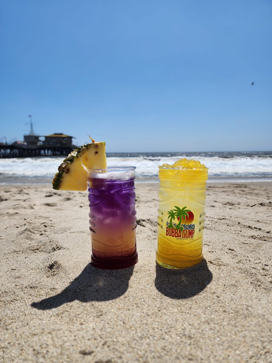 Our ideal way of kicking off the weekend!🍹
