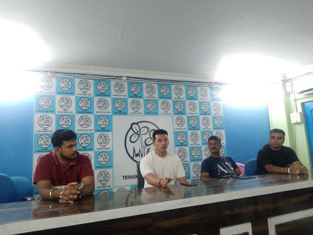 SDAdhikary3's tweet image. আজ দমদম ব্যারাকপুর সংগঠনিক জেলা তৃণমূল কংগ্রেস কার্যালয়ে জেলা তৃণমূল কংগ্রেস নমঃশূদ্র ও উদ্বাস্তু সেল এর পক্ষ থেকে আগামী ২১শে জুলাই এর প্রস্তুতি সভার কিছু মুহূর্ত। @AITCofficial