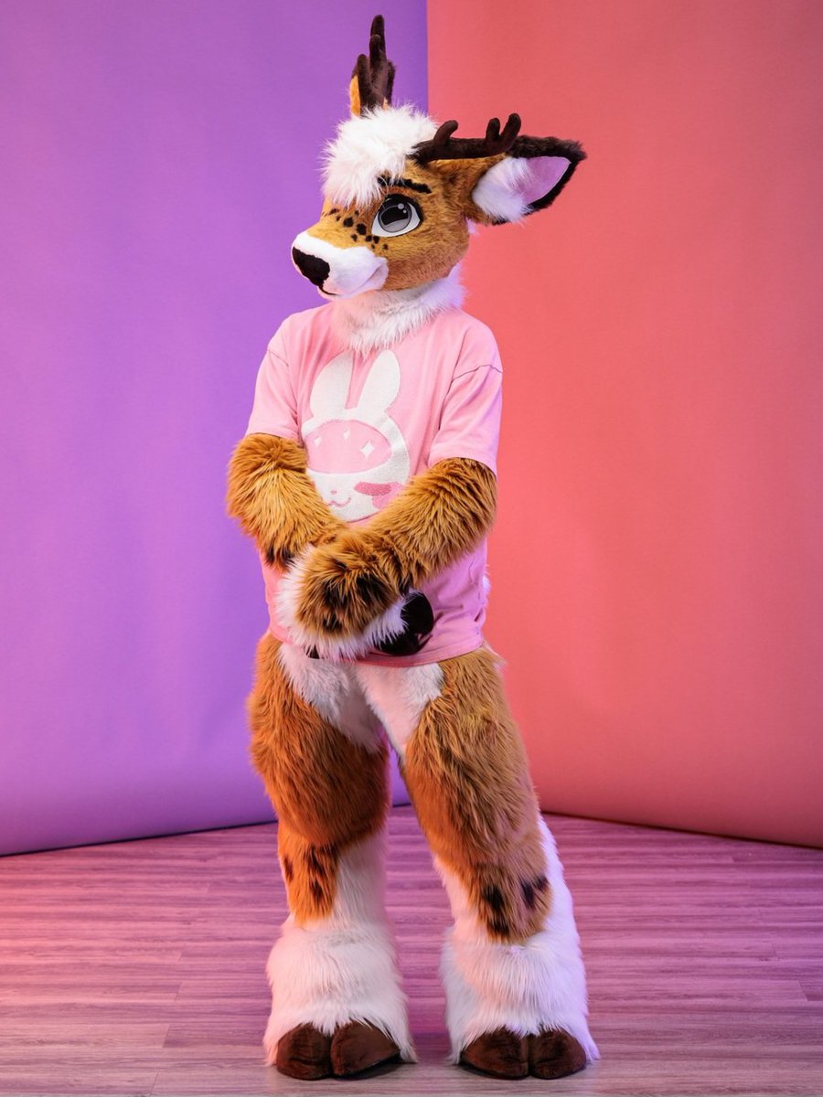 Friday~ Best day of the week! 😊

#FursuitsFriday