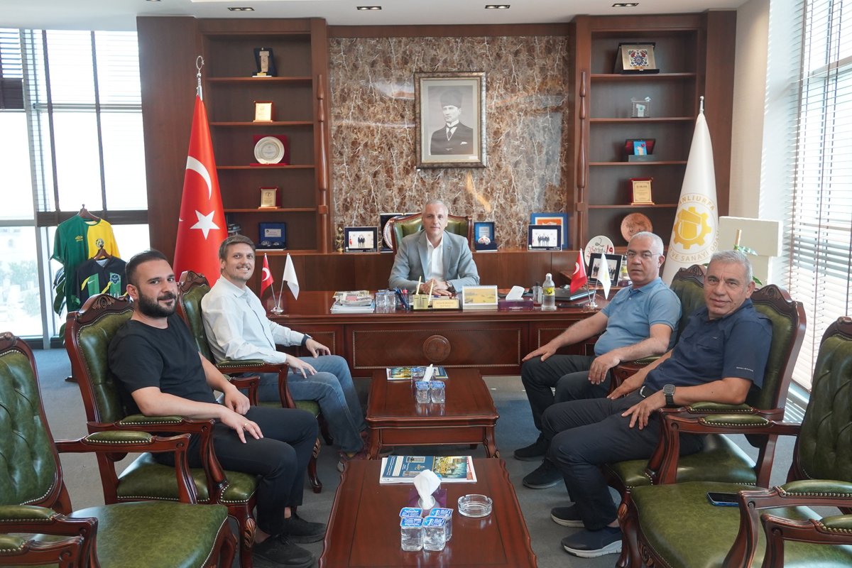 May Tohum Ayçiçeği Ürün ve Mısır Teknik Müdürü Sn. Burak Uğur, Önceki dönem Meclis Üyemiz Sn. Celal Kaya ve Sn. Maruf Karadağ ile İş İnsanı Sn. Müslüm Ortaç ile bir araya gelerek bölge tarımının gelişimi, sürdürülebilir üretim ve yeni iş birlikleri üzerine değerlendirmelerde