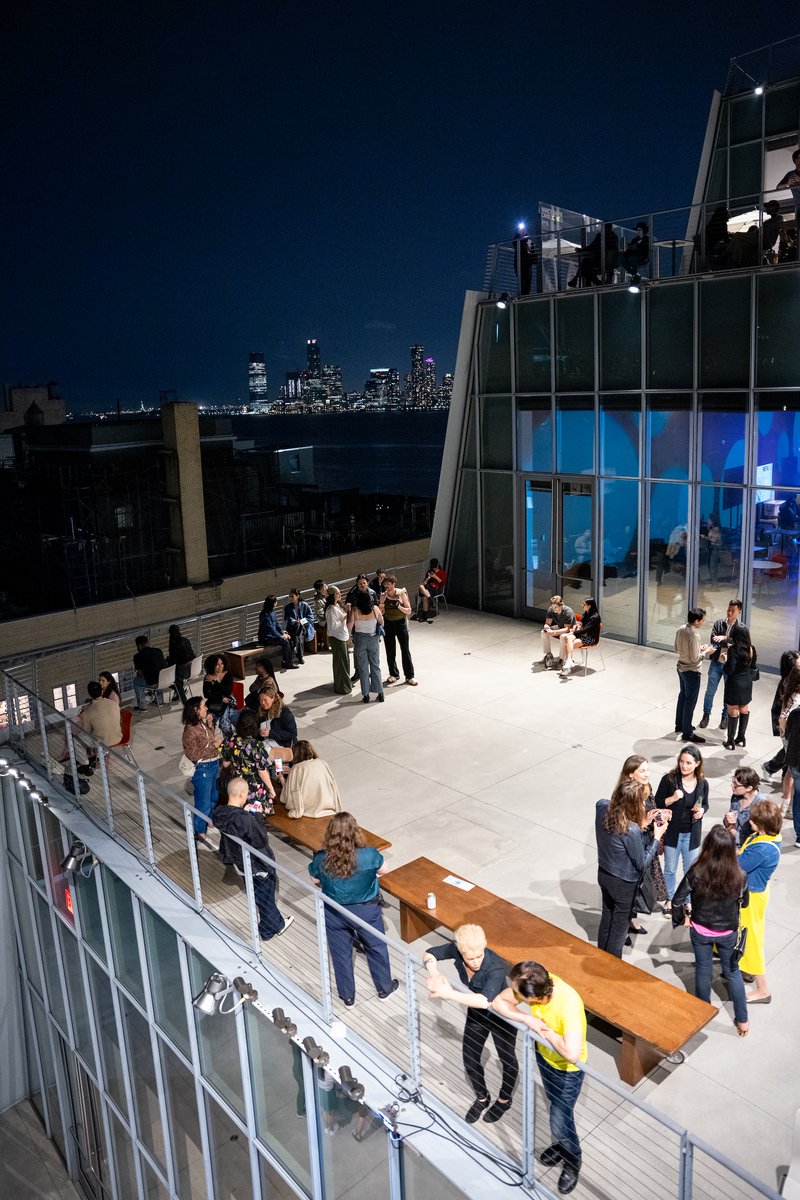 From day to dusk to night, we have some of the best city views. 🌇

Join us for free tonight (and every Friday night!) from 5 to 10 pm. Grab a cocktail, see some art, listen to DJ Danglez, and take in the sunset over the Hudson River. bit.ly/4fFym6H
—
Photos: [1] Matthew